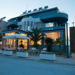 Hotel Yakinthos 3*<br> Paralia Katerini